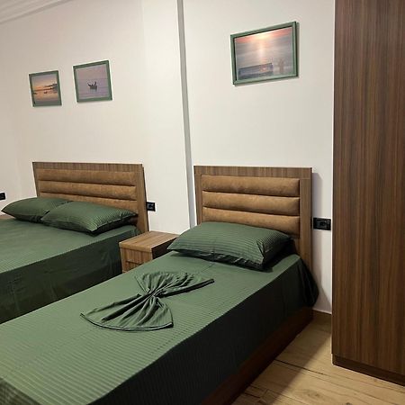 Hotel Brifs Shëngjin Kültér fotó