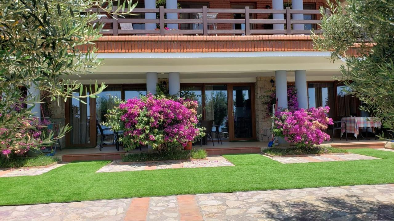Hotel Brifs Shëngjin Kültér fotó