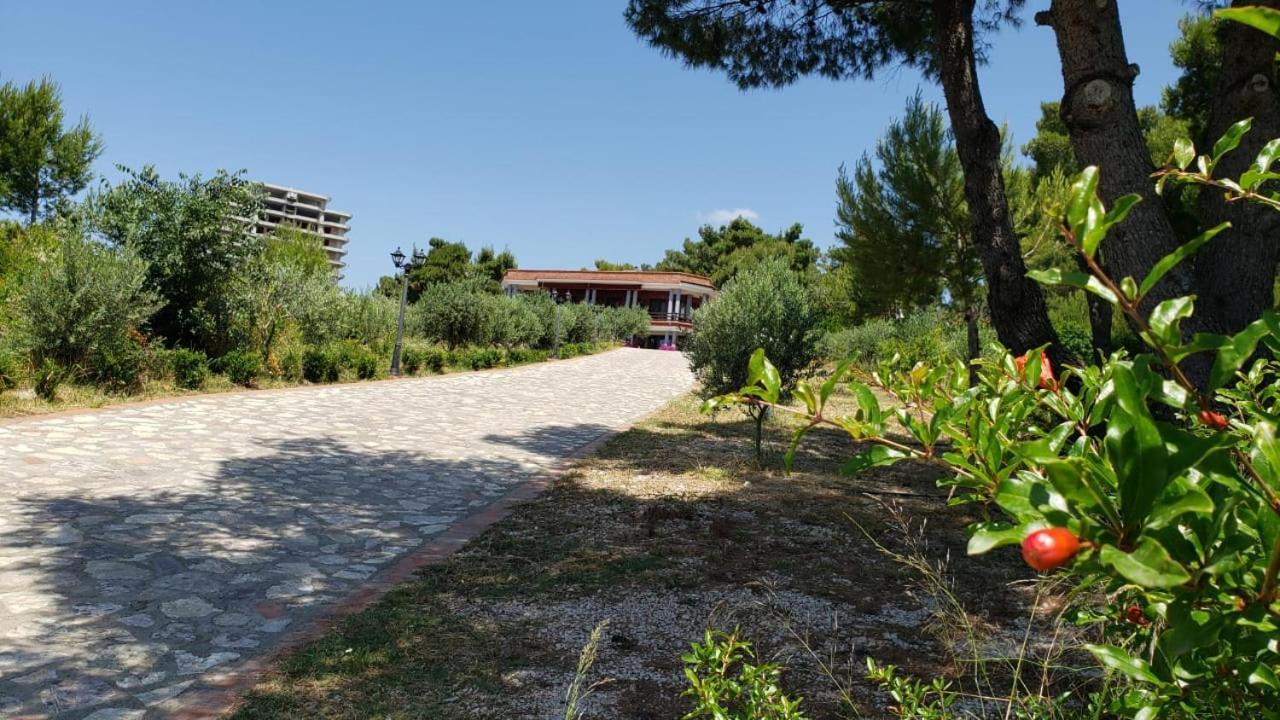 Hotel Brifs Shëngjin Kültér fotó