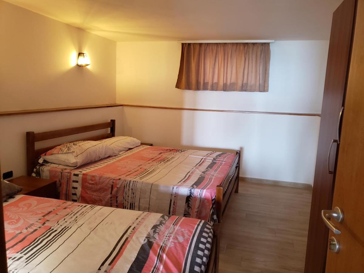 Hotel Brifs Shëngjin Kültér fotó